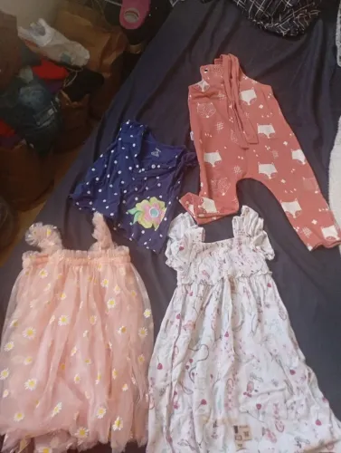 Lote de roupas de menina