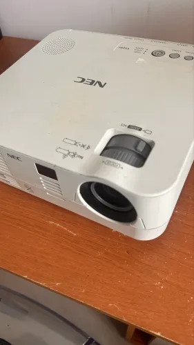 Projetor NEC NP-VE282B 2800 Lumens Profissional - Usado