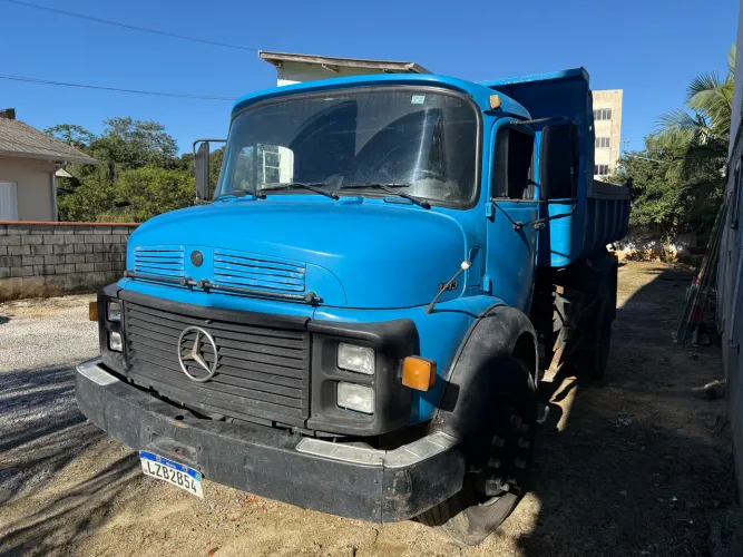 Vendo ou Troco Caçamba 1113