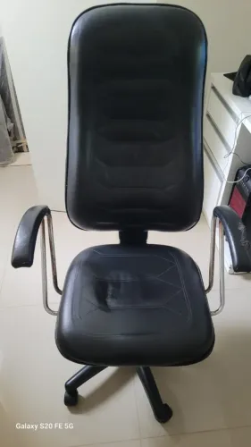 Combo Cadeiras: Cadeira Gamer XT Viking Series Reclinável + Cadeira Presidente