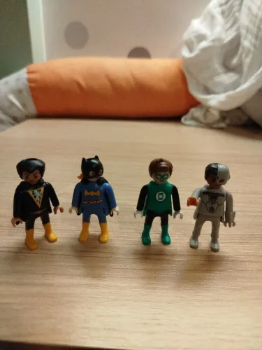 Kinder Ovo Playmobil DC