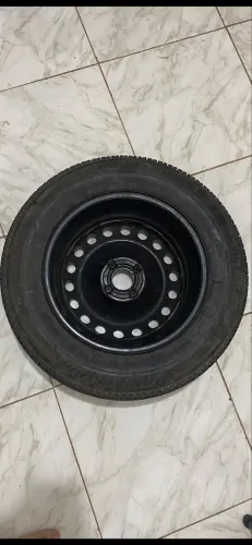 Pneu com roda ARO 15 BRIDGESTONE