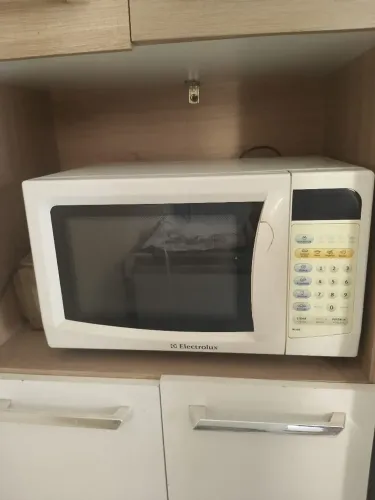 MICROONDAS ELETROLUX C/DEFEITO