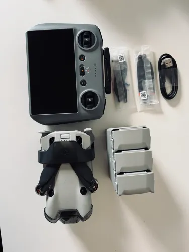 DJI MINI 4 PRO COMBO FLY MORE + RC2 com TELA 