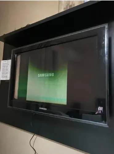 Kit Painel para TV até 50" + Suporte + TV com Defeito + Controle e HDMI