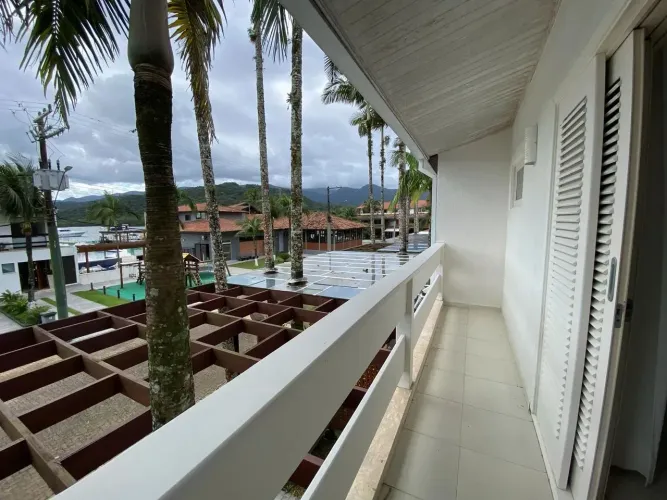 Casa em Condomínio Marina Del Rey Conforto, Segurança e Lazer Completo |
