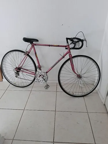 Bicicleta para colecionador exigente , linda e conservada com todos os adesivos originais