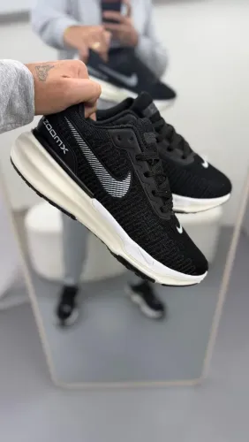 Nike Zoomx invisible
