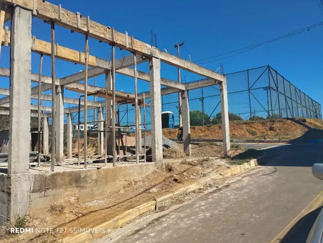 OPORTUNIDADE, IMÓVEL COM 200M² EM ÓTIMA LOCALIZAÇÃO EM AREINHA VIANA