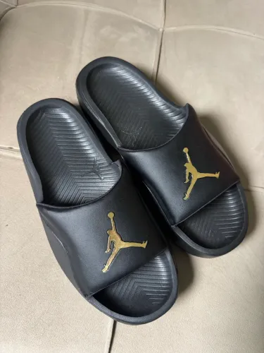 Chinelo Jordan slide