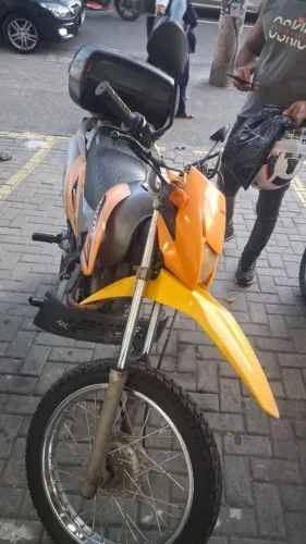 moto Honda Bros 150 otima