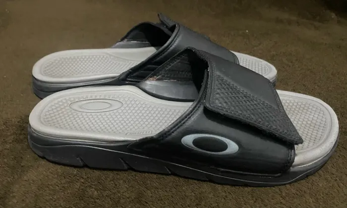 OAKLEY SLIDE MOD BREAK