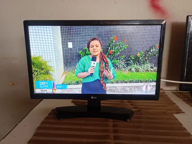 Tv 24 polegadas LG em ótimo estado não e smart 400