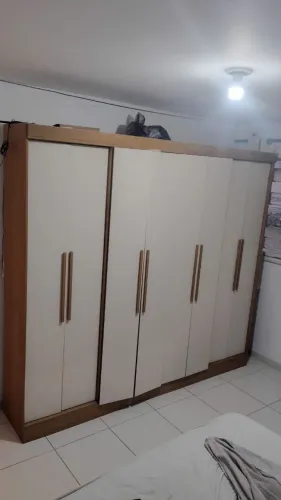 Vende-se guarda-roupa
