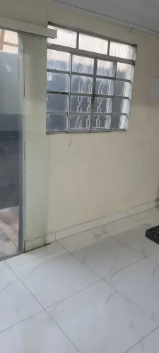 Alugo casa de fundo (bairro planalto)