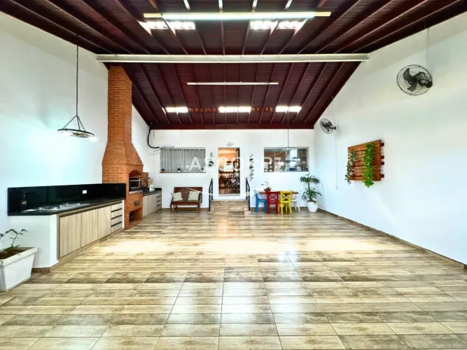 Casa para alugar no bairro Vila Rezende, Piracicaba.