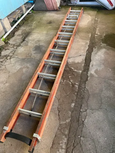 Vendo escada de 6M