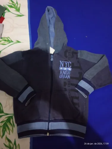 Lote de roupas para menino