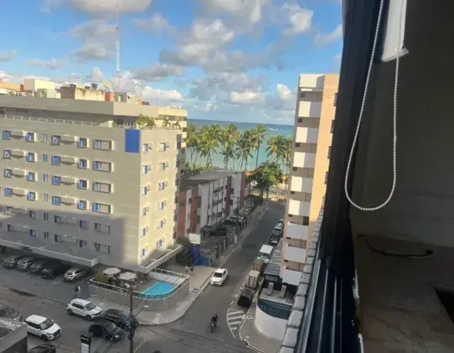 Imóvel para aluguel possui 230 metros quadrados com 4 quartos em Ponta Verde - Maceió - AL