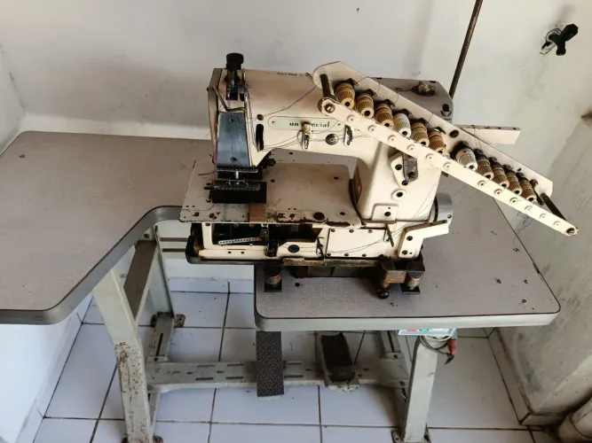Máquina Elastiqueira
