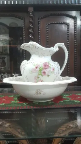 Antigo conjunto gomil e bacia porcelana inglesa