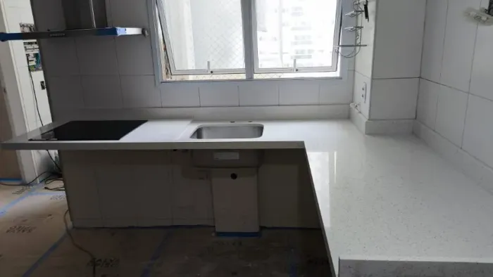 PIA COM BANCADA PLANEJADA - MARMORE BRANCO 