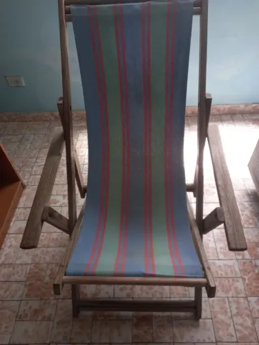 Espreguiçadeira de madeira com braços!