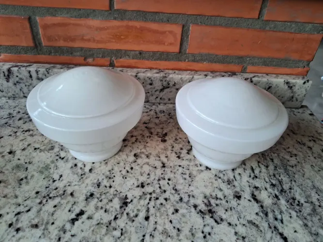 Duas cúpulas Brancas