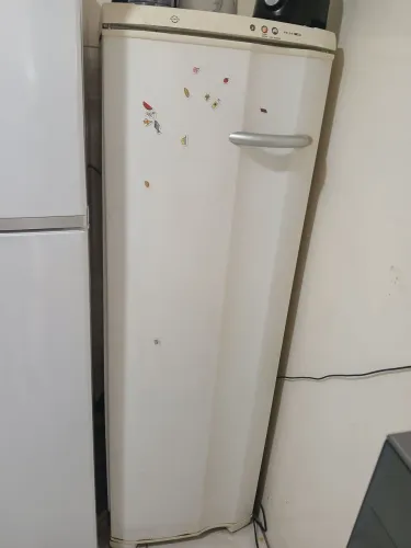 Freezer vertical Eletrolux