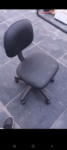 Cadeira de escritório preta