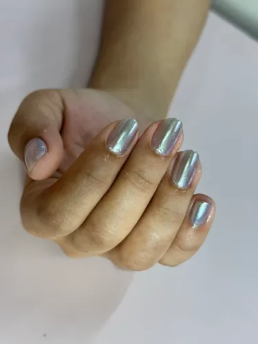 Precisa de manicure 