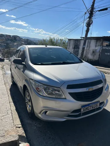 Chevrolet Onix JOY Hatch 1.0 8V Flex Mec. 4P 2017