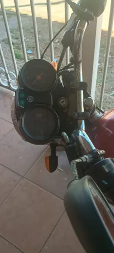 Vendo moto barata