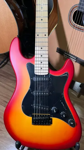 Guitarra Stratocaster Strinberg STS100 Cherryburst