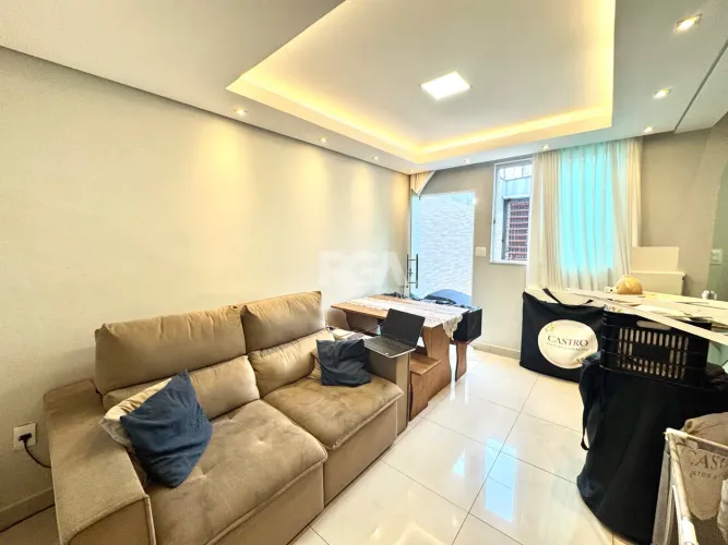 CASA GEMINADA COM 2 QUARTOS E 1 VAGA COPACABANA