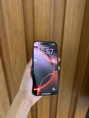 iPhone 16 Pro impecável