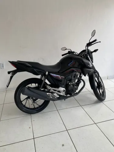 Vendo titan 2024 único dono