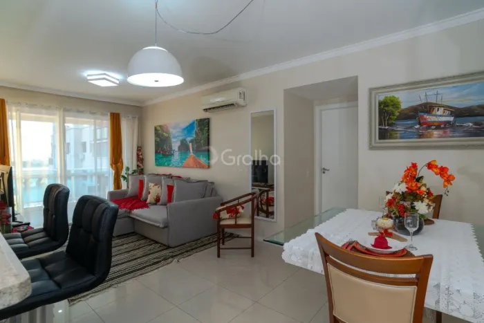 Apartamento de 97m² com 2 suítes no Centro