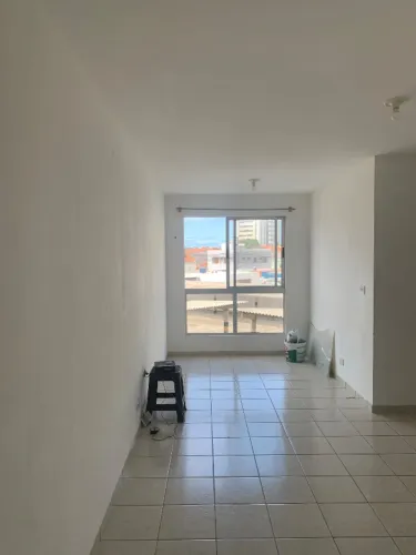 Vendo Apartamento no Vila Maestria, na Farolândia, em frente a Unit, desocupado, sombra