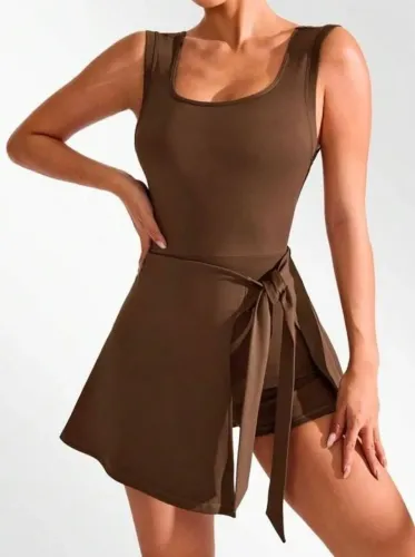 Vestido tenista academia com shorts marrom