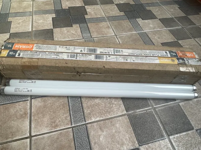 Lâmpadas Fluorescentes OSRAM 18W Tubulares - Lote com 12 Unidades