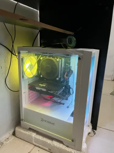 Vende-se um PC game, semi novo acionado tudo certinho