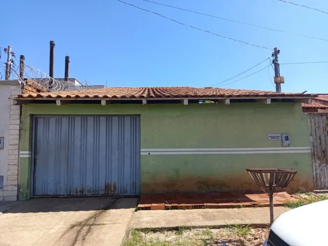 Casa com 03 quartos 150m2 - Setor Jardim Ipanema - Goiânia - GO