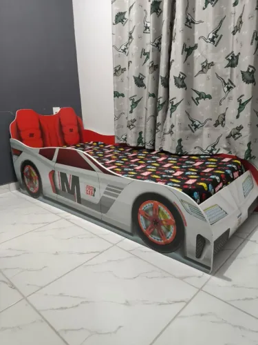 Vendo cama infantil fast car