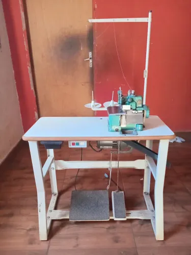 Máquina de custura Overloque