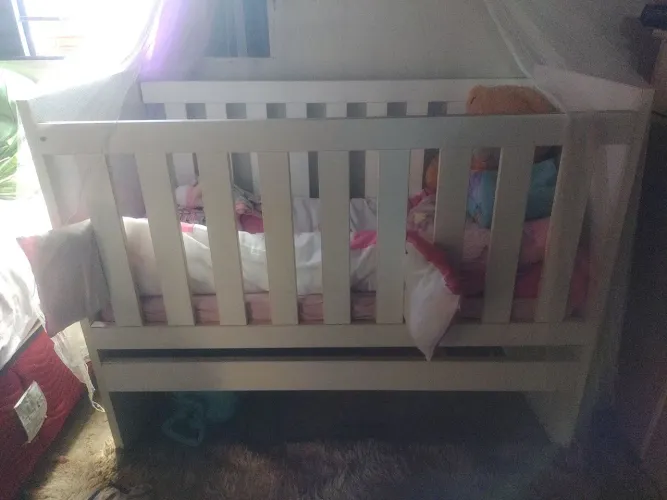 Vendo Berço de bebê em bom estado!! Leiam o Anúncio.