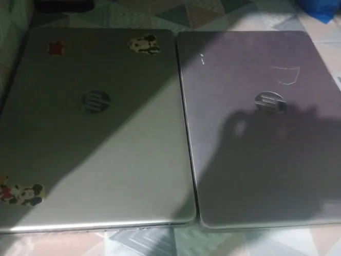 Vendo dois notebook um funciona outro so carcaça e placa