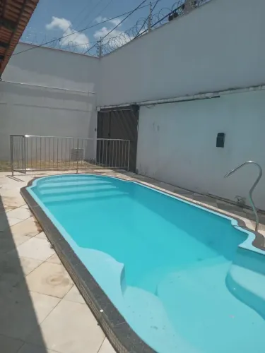 //Casa Comercial no Parque Dez