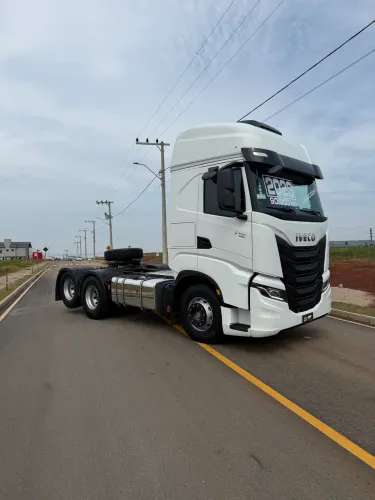 Oportunidade única S WAY 480 6x2 zero com preço de usado