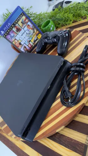 PlayStation 4 slim 